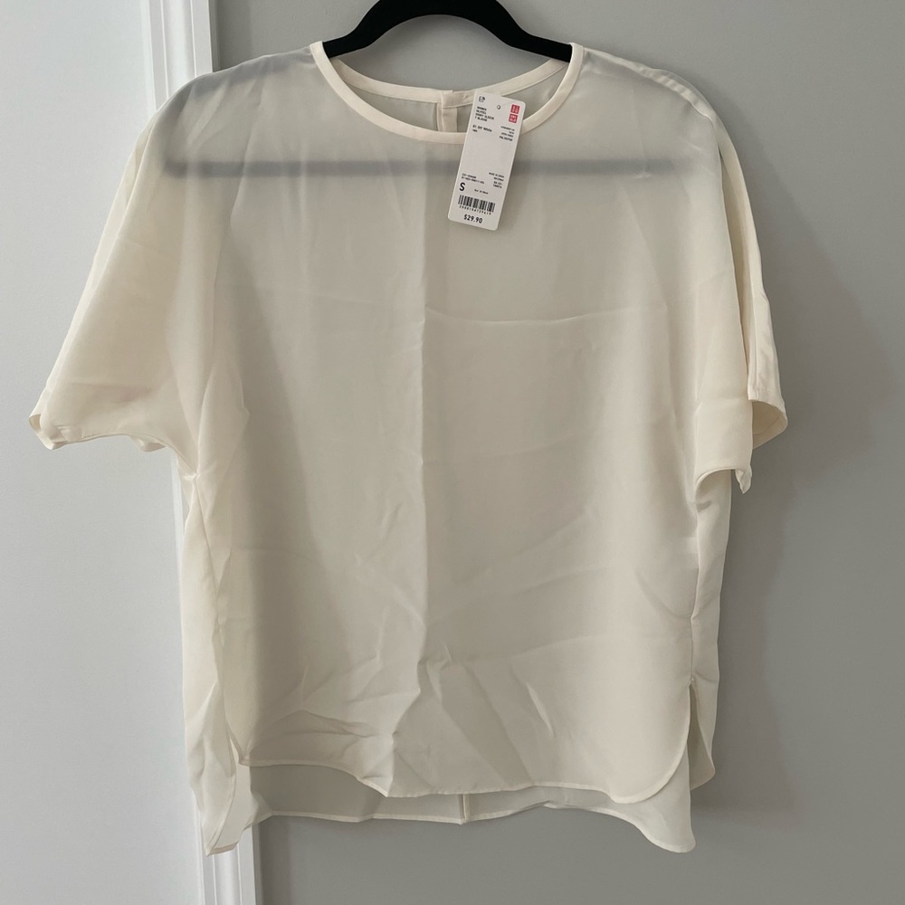 NWT Uniqlo Silfeel Short Sleeve Tee Blouse